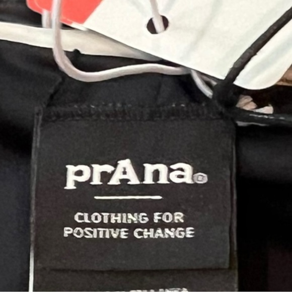 🌻NEW w.tags prAna GEMMA Wave Stripe + Black Reversible Swim Bottom Size Medium - Picture 11 of 13